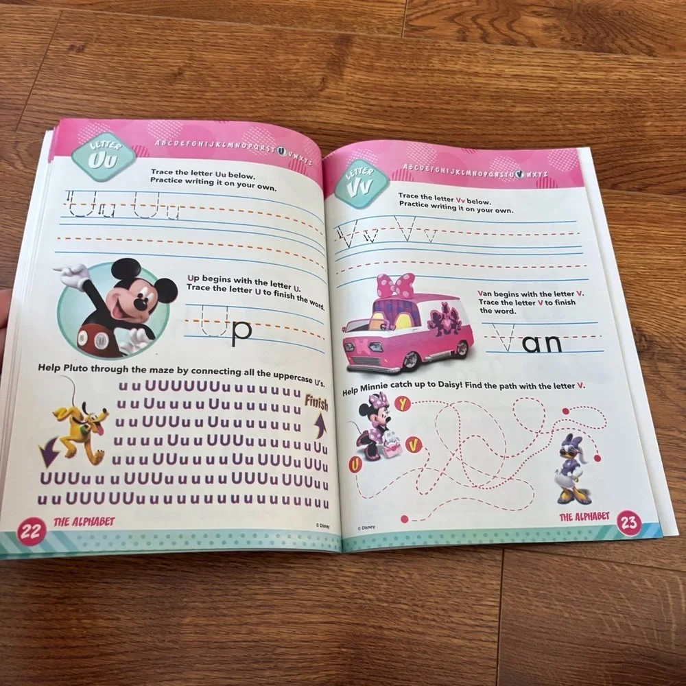 Disney Minnie Mouse Learning Workbook - The Alphabet